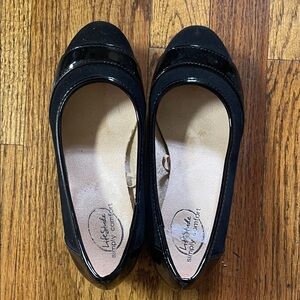 Life Stride Black Patent and Suede Round-Toe Ballet Flats